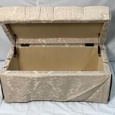 Lot P 664 NWT Bisque Jacquard Fabric Covered Tufted Top/Shirted Base Double Storage Ottoman with Hinged Lid