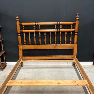 Lot P 665 Vintage Full Size Wooden Headboard & Footboard Bed Frame