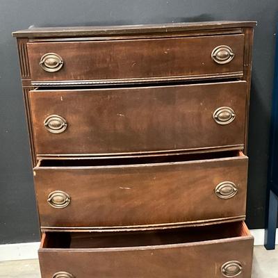 Lot P 666 Vintage/Antique Mahogany Large Four Drawer Dresser