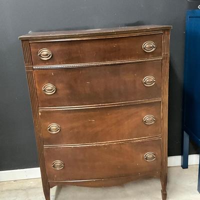 Lot P 666 Vintage/Antique Mahogany Large Four Drawer Dresser