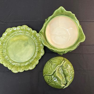 Holland Mold 1970s Cabbage Bowl and Plates
