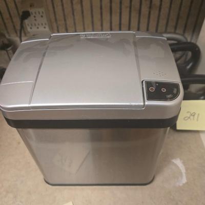 Trash can