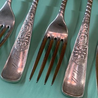 EIGHT Rogers Silver Plate Dinner Forks
