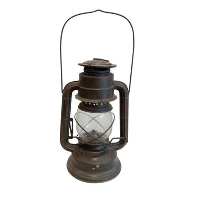1058 Vintage Antique Monarch No. 150 Lantern