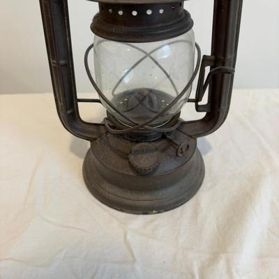 1058 Vintage Antique Monarch No. 150 Lantern