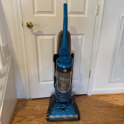 1062 Hoover Rewind Plus Canister Vaccum