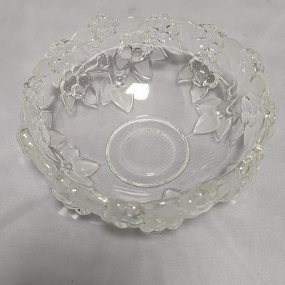 Set Of 5 - Vintage 1980s Mikasa Carmen Walther Glass Clear & Frosted 4 - 5" Bowls and 1 8 1/2" Bowl (DR)
