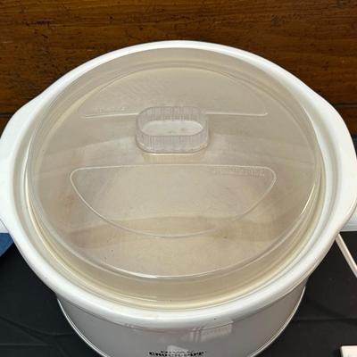 Vintage Rival Crockpot with Dish Towels, Casserole Carrier and more!