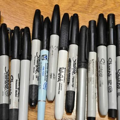 Lot of Sharpie Markers