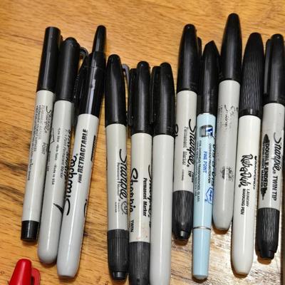 Lot of Sharpie Markers
