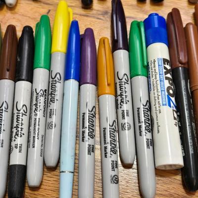 Lot of Sharpie Markers