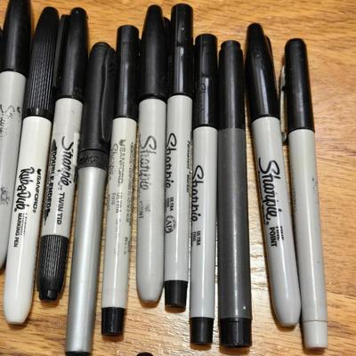 Lot of Sharpie Markers