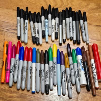 Lot of Sharpie Markers