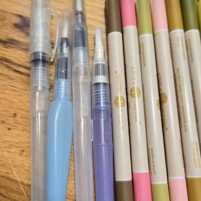 Anna Griffin Markers and Water Color Pens
