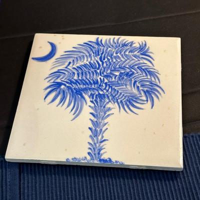 Lot Blue & White South Carolina Kitchen and Dining Items