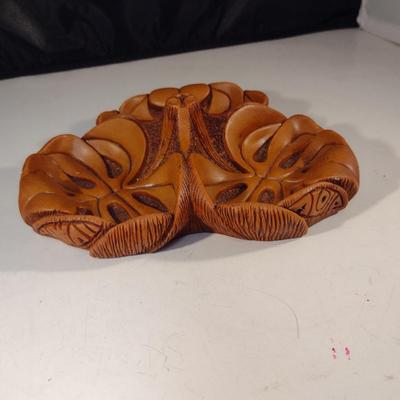 Carved Hawaiian Hapawood Monstera Leaf Design Three Section Tidbit Server