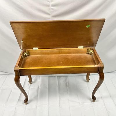 Lot P 676 Vintage Piano Bench
