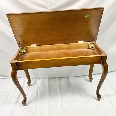 Lot P 676 Vintage Piano Bench