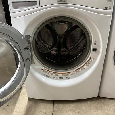 Lot P 680 Whirlpool Duet Front Load Washer