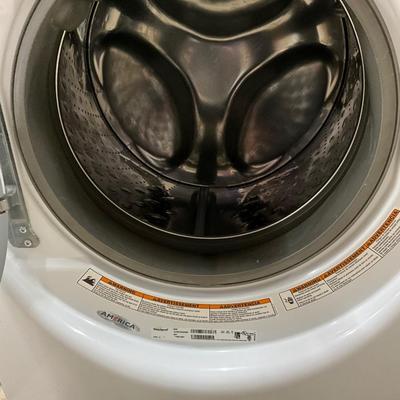 Lot P 680 Whirlpool Duet Front Load Washer