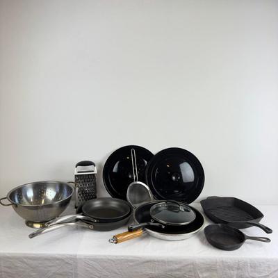 1082 Cast Iron Calphalon & Non Stick Pans