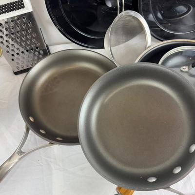 1082 Cast Iron Calphalon & Non Stick Pans