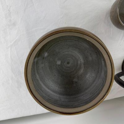 1087 Pottery Lot