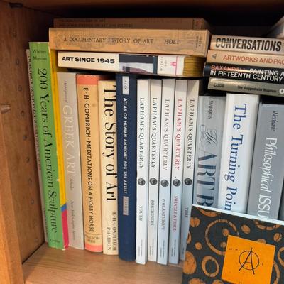 1090 Lot of Books of Art