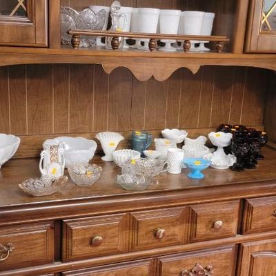 Milk glass, red dishes