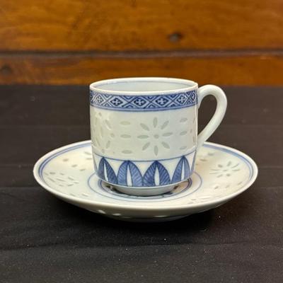 Large Royal Staffordshire Dinnerware Plate Made in England and Various Crisp Blue Patterend Dish Towels