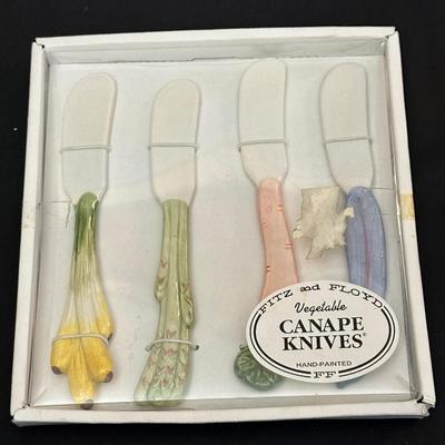 Fitz and Floyd Fox Napkin Rings and Canapé Knives, Decorative Plates and Napkins