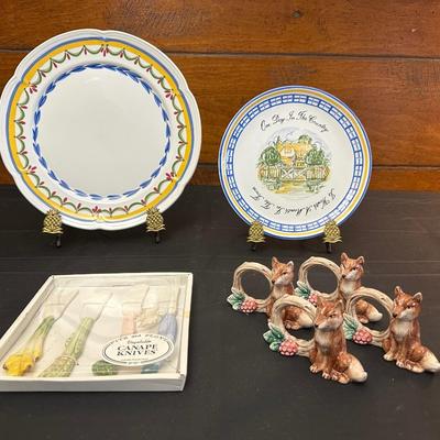 Fitz and Floyd Fox Napkin Rings and Canapé Knives, Decorative Plates and Napkins