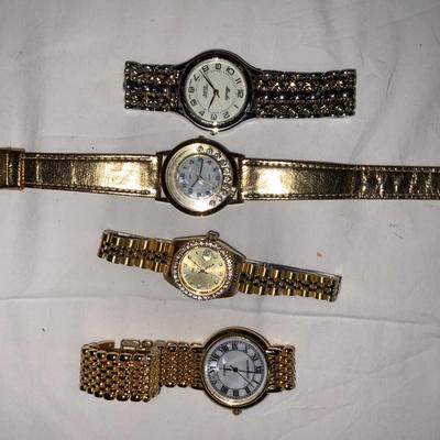 Lot of gold toned watches