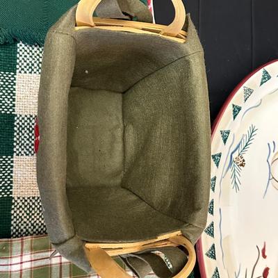 Lot of Christmas Decor including Thomas Kinkade’s Holiday Music Box, Snowman Oval Platter and More!