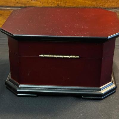 Lot of Christmas Decor including Thomas Kinkade’s Holiday Music Box, Snowman Oval Platter and More!