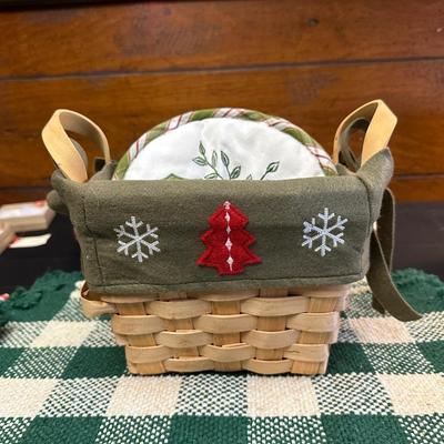 Lot of Christmas Decor including Thomas Kinkade’s Holiday Music Box, Snowman Oval Platter and More!