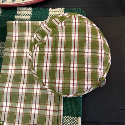 Lot of Christmas Decor including Thomas Kinkade’s Holiday Music Box, Snowman Oval Platter and More!