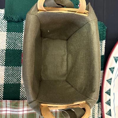 Lot of Christmas Decor including Thomas Kinkade’s Holiday Music Box, Snowman Oval Platter and More!