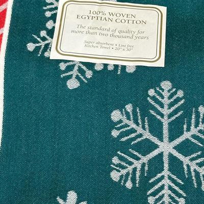 Lot of Christmas Decor including Thomas Kinkade’s Holiday Music Box, Snowman Oval Platter and More!