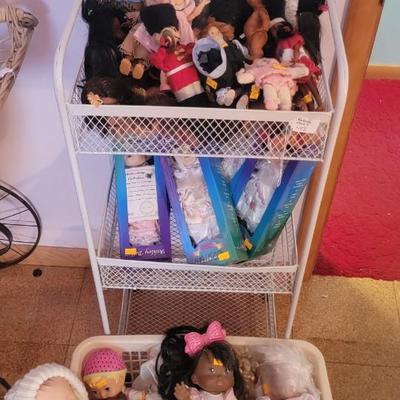 Sale Photo Thumbnail #268: Ashley Belle boxed dolls, Other small and larger dolls. Shelf unit and clothing basket excluded