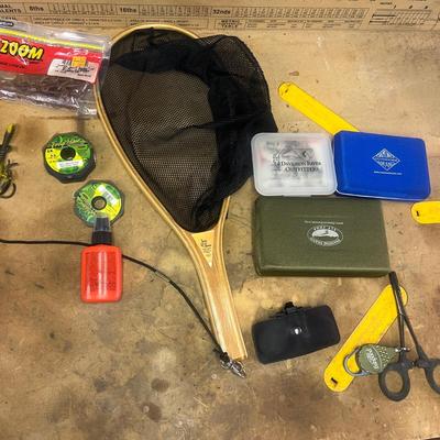 LL Bean Fishing Vest (size M) & Contents (B2-MG)