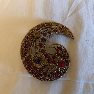 Lot of 2 Vintage Brooches