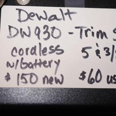 DEWALT TRIM SAW D930 W/ METAL BOX CASE