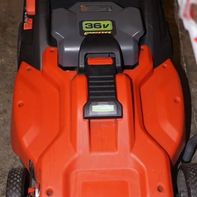 BLACK AND DECKER BATTERY OPERATED LAWNMOWER 36 VOLT 19" CUT