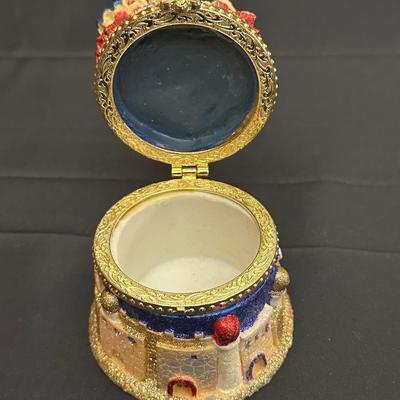 Lot of Vintage Christmas Decor including Mugs, Aprons and More!