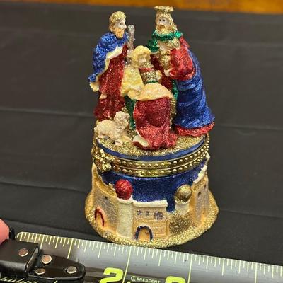 Lot of Vintage Christmas Decor including Mugs, Aprons and More!