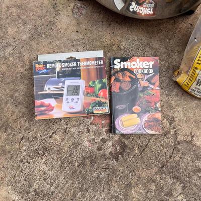USCC Smoker/Grill Plus Accessories (Y-RG)