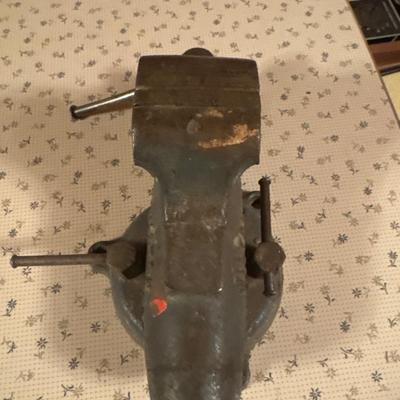 Wilton small bench vise