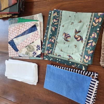 Large Linen Lot Placemats Napkins