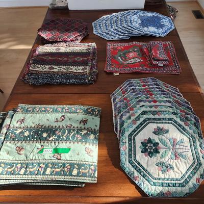 Linen Lot of Placemats Napkins